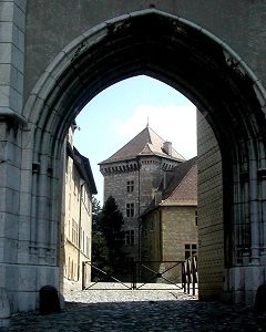 FRANCE Anncey Chateau entrance