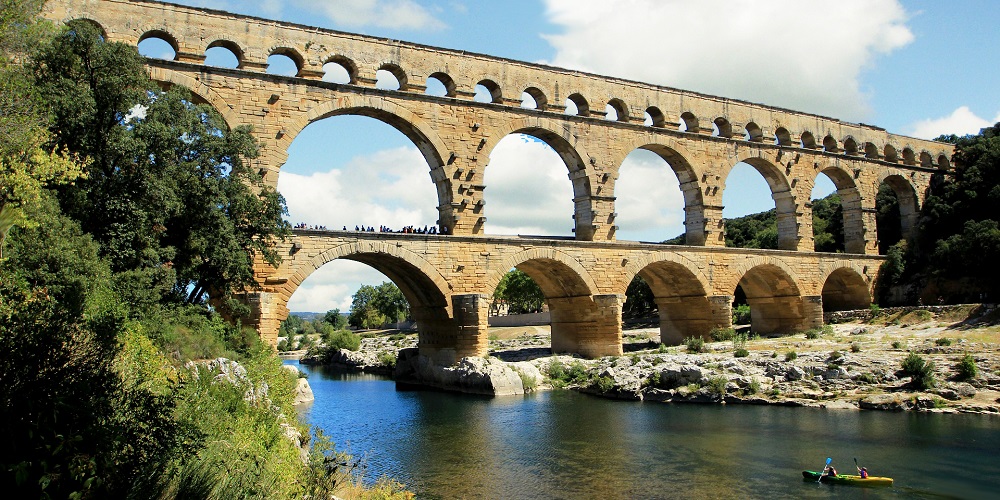 FT FRANCE Pont du Gard downriver Pixabay